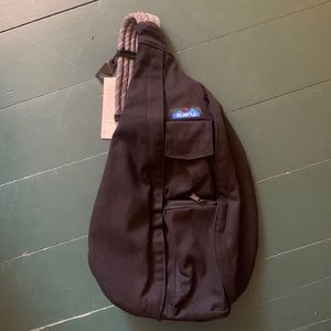 Kavu Over-The-Shoulder Rope Bag in Black